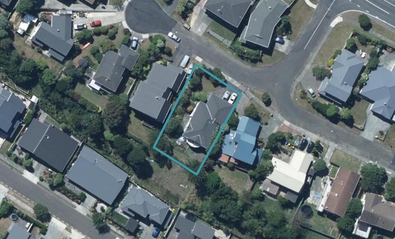 19 Barque Crescent, Whitby, Porirua - Carousel 1