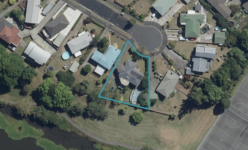 3 Kingsway Crescent, Forest Lake, Hamilton - Carousel 1