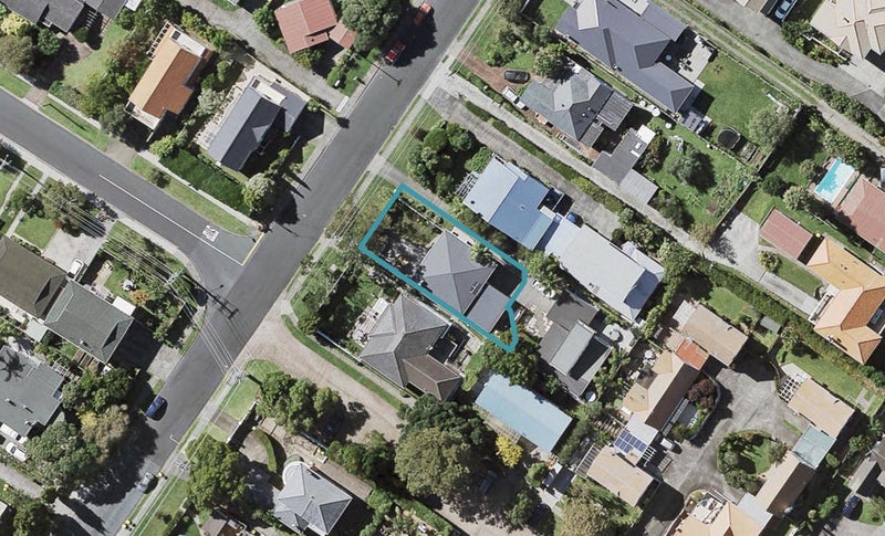 38 Eversleigh Road, Belmont, Auckland - Carousel 1
