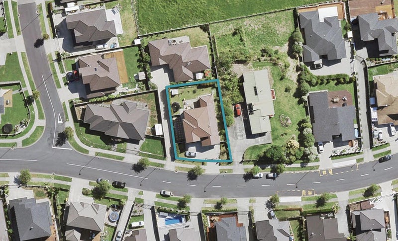 105 Lake Panorama Drive, Henderson Valley, Auckland - Carousel 1