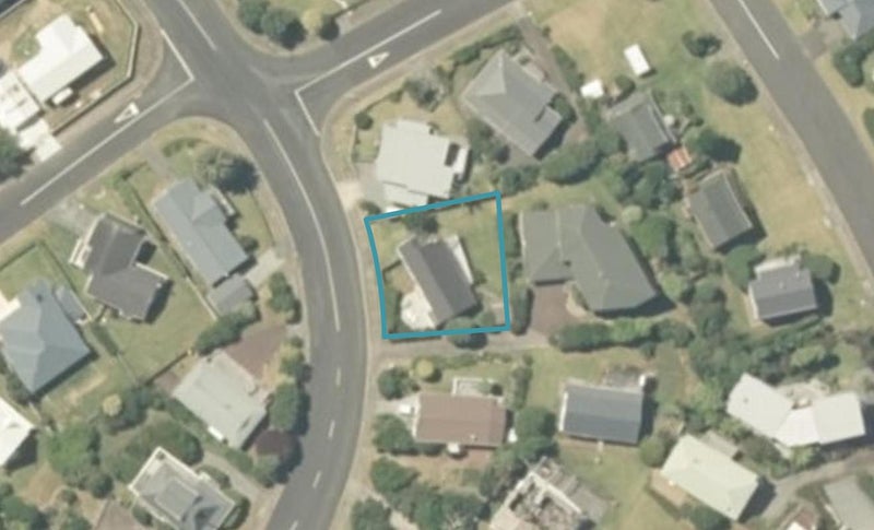 303 Onemana Drive, Onemana, Whangamatā - Carousel 1
