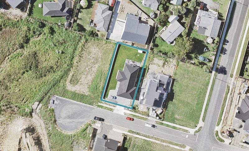 42 Seventh View Avenue, Beachlands, Auckland - Carousel 1