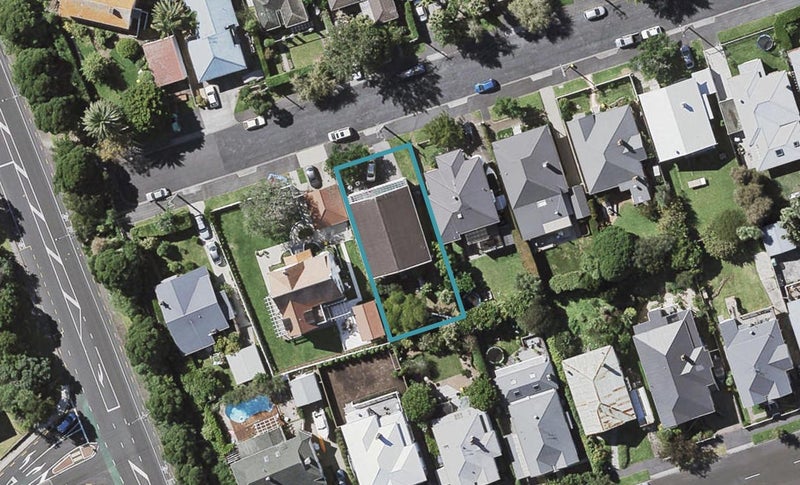 19 Empire Road, Devonport, Auckland - Carousel 1