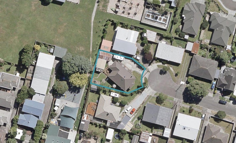 19 Stamford Grove, Avalon, Lower Hutt - Carousel 1