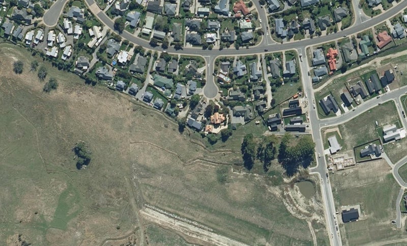8B Oakwood Place, Wānaka - Carousel 1