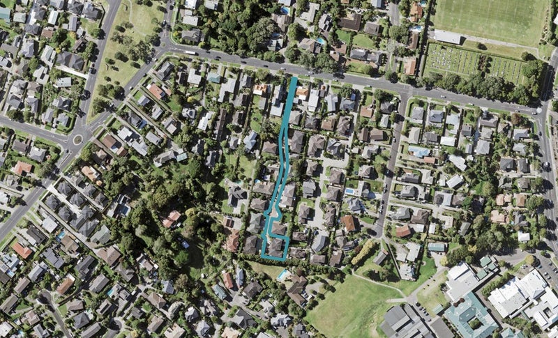 19F Paparoa Road, Cockle Bay, Auckland - Carousel 1
