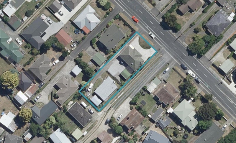 9A Garnett Avenue, Forest Lake, Hamilton - Carousel 1