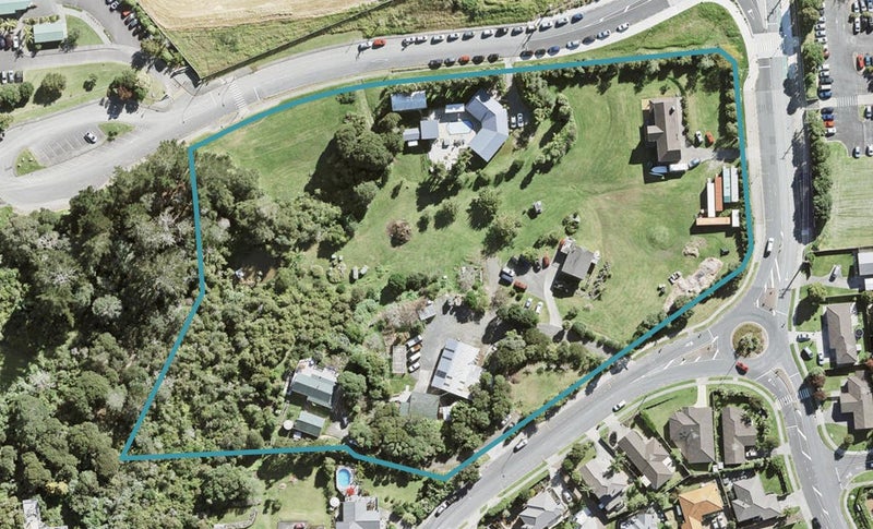15 Ashley Avenue, Long Bay, Auckland - Carousel 1