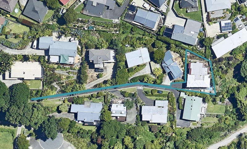 16 Coach Drive, Otumoetai, Tauranga - Carousel 1