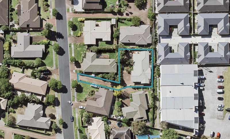 68 Bob Charles Drive, Golflands, Auckland - Carousel 1