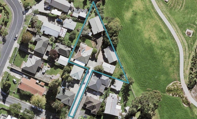 6 Ingleby Place, Kelston, Auckland - Carousel 1