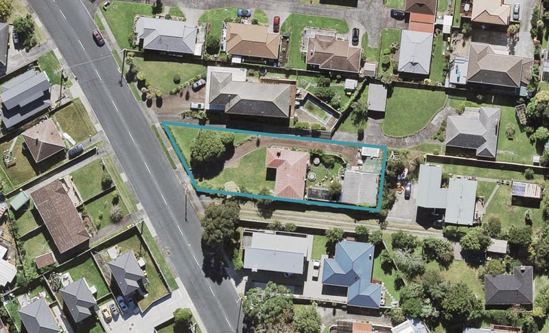 33 Norcross Avenue, Henderson, Auckland - Carousel 1