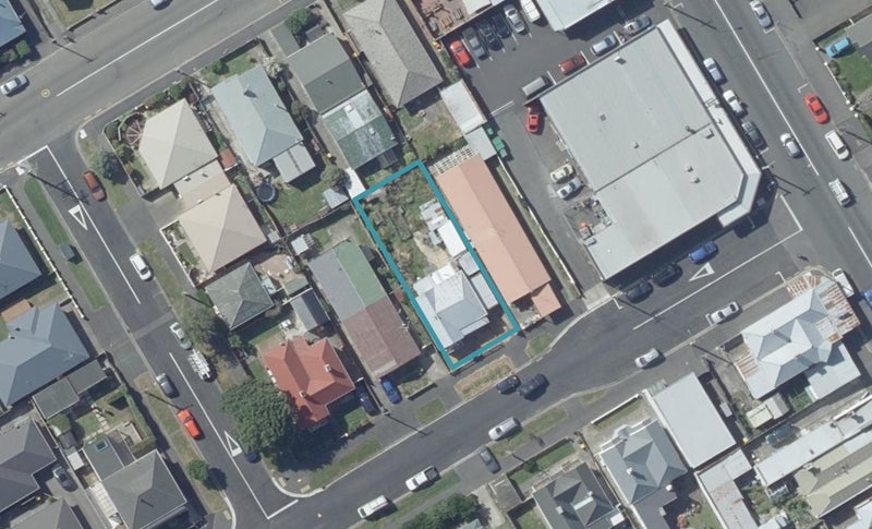 8 Young Street, Saint Kilda, Dunedin - Carousel 1