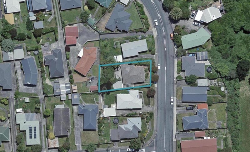 17 Mark Avenue, Paparangi, Wellington - Carousel 1
