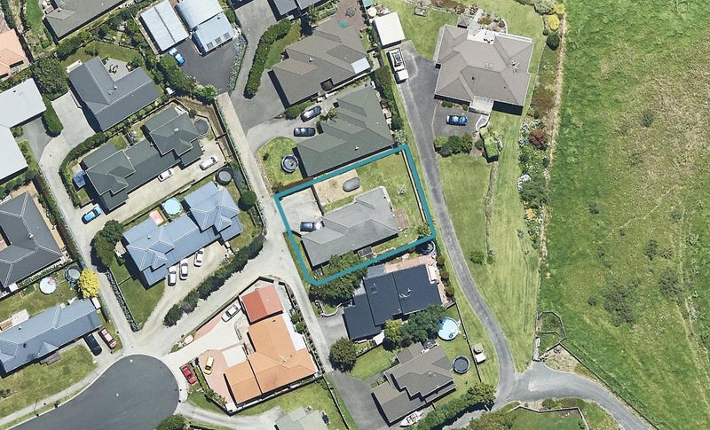 24 Maggie Place, Ohauiti, Tauranga - Carousel 1