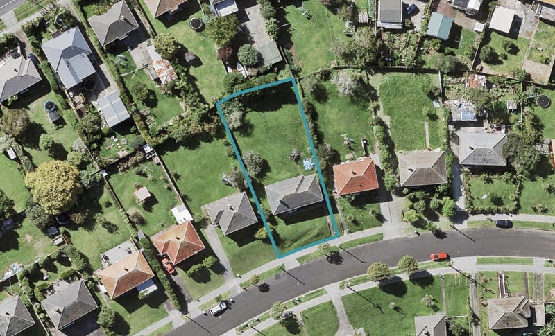 34 Leybourne Circle, Glen Innes, Auckland - Carousel 1