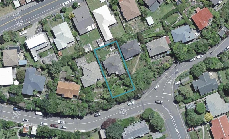 4 Sunshine Avenue, Karori, Wellington - Carousel 1