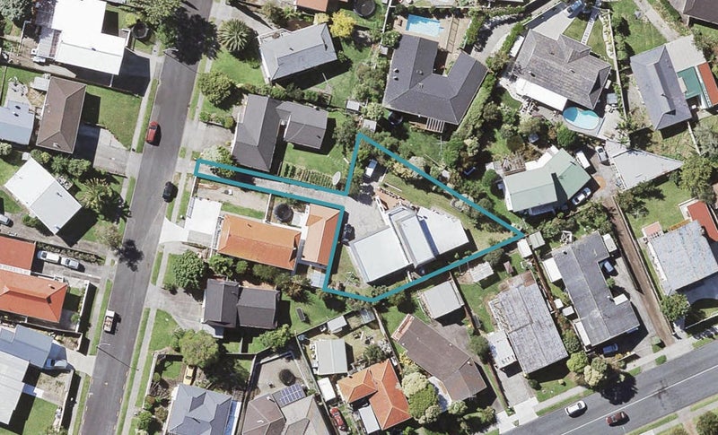 7 Vanbrugh Place, Bucklands Beach, Auckland - Carousel 1