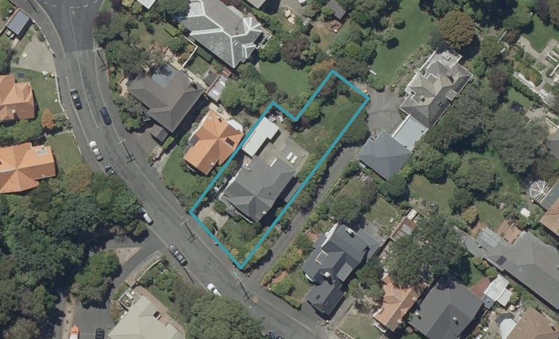 11 Tolcarne Avenue, Maori Hill, Dunedin - Carousel 1