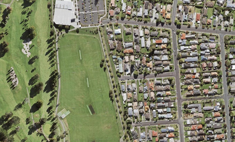 2/11 Rustic Avenue, Hillsborough, Auckland - Carousel 1