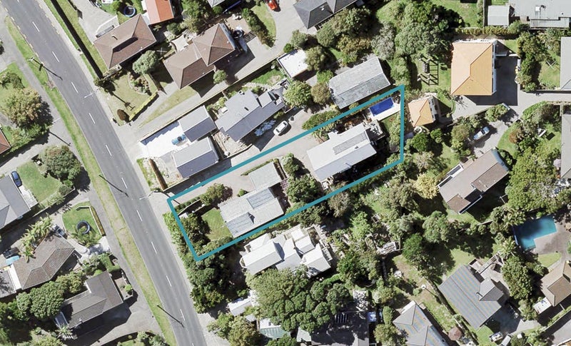 2/569 Beach Road, Murrays Bay, Auckland - Carousel 1