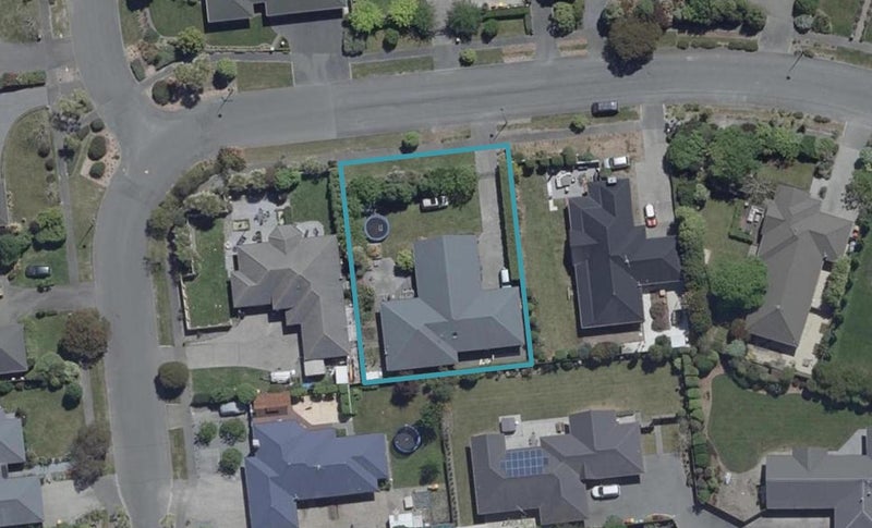 12 Hemingway Place, Spencerville, Christchurch - Carousel 1