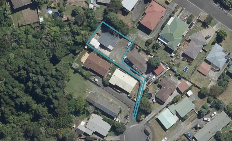 24B Kingsway Crescent, Forest Lake, Hamilton - Carousel 1