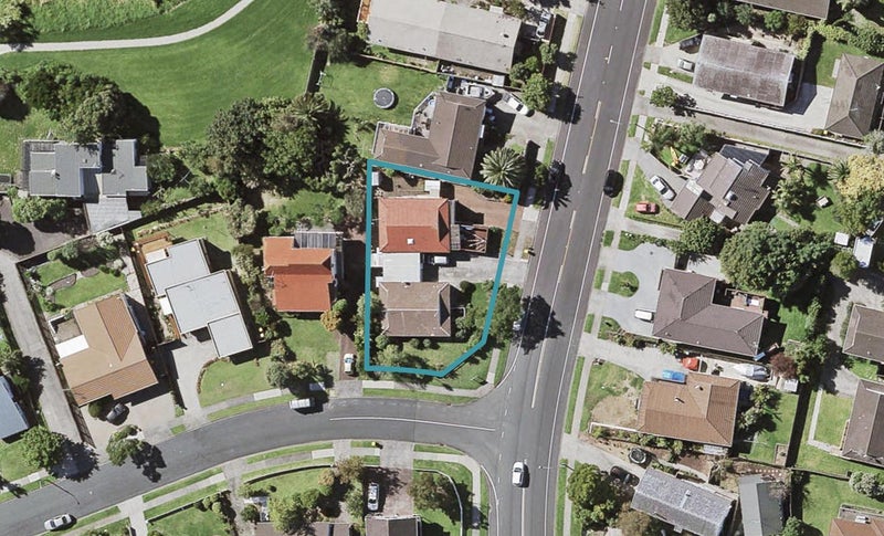 1/127 Prince Regent Drive, Farm Cove, Auckland - Carousel 1