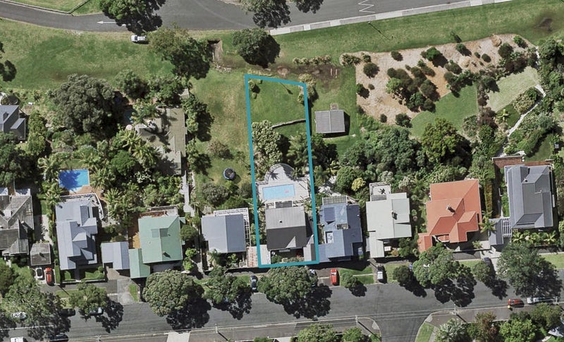 40 Waterview Road, Stanley Point, Auckland - Carousel 1