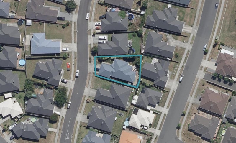 8 Landmark Court, Huntington, Hamilton - Carousel 1