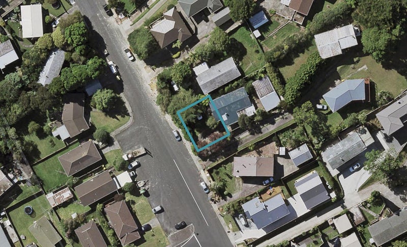 61A Totaravale Drive, Totara Vale, Auckland - Carousel 1