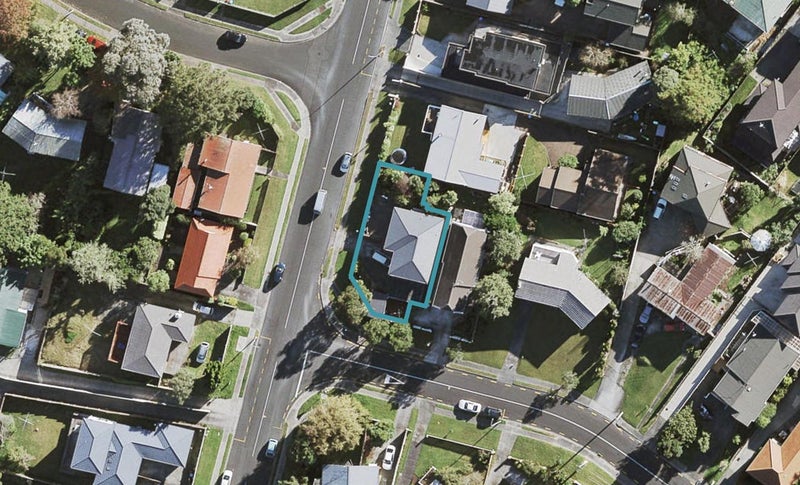 18 Canberra Avenue, Lynfield, Auckland - Carousel 1