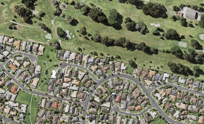 2/51 Golfland Drive, Golflands, Auckland - Carousel 1