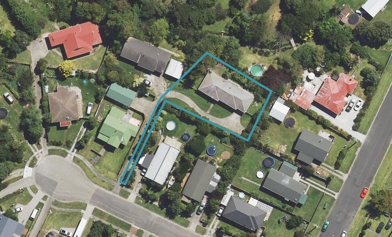 7 Edelsten Place, Tamarau, Gisborne - Carousel 1