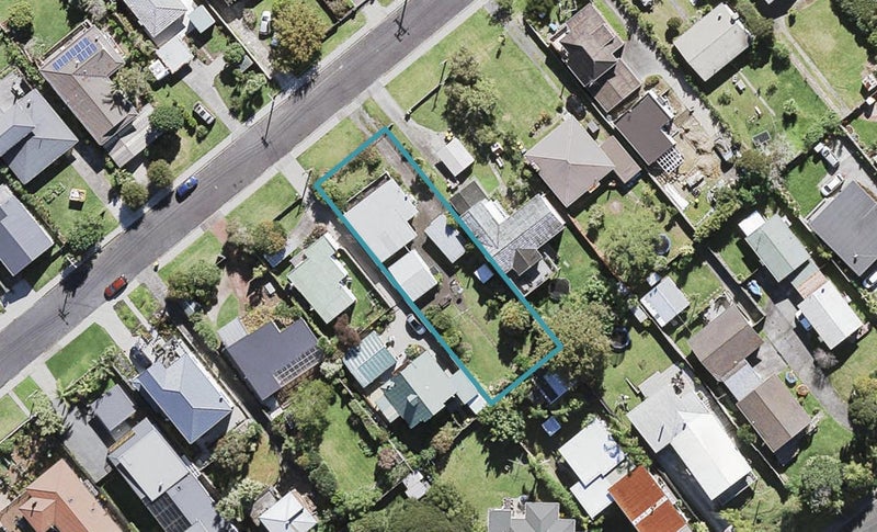 32 Dakota Avenue, Beach Haven, Auckland - Carousel 1