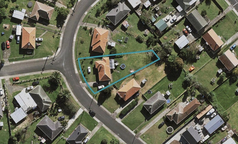 49 Firth Crescent, Otara, Auckland - Carousel 1