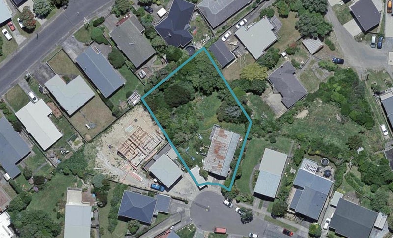 18A Chetwode Grove, Newlands, Wellington - Carousel 1