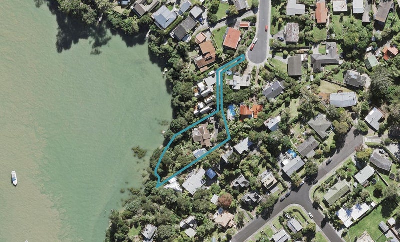 13 Amelia Place, Beach Haven, Auckland - Carousel 1