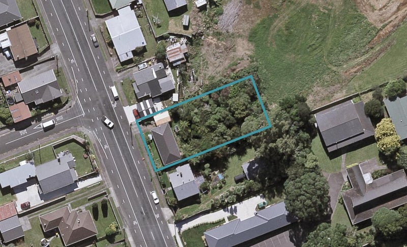 18 Omata Road, Westown, New Plymouth - Carousel 1