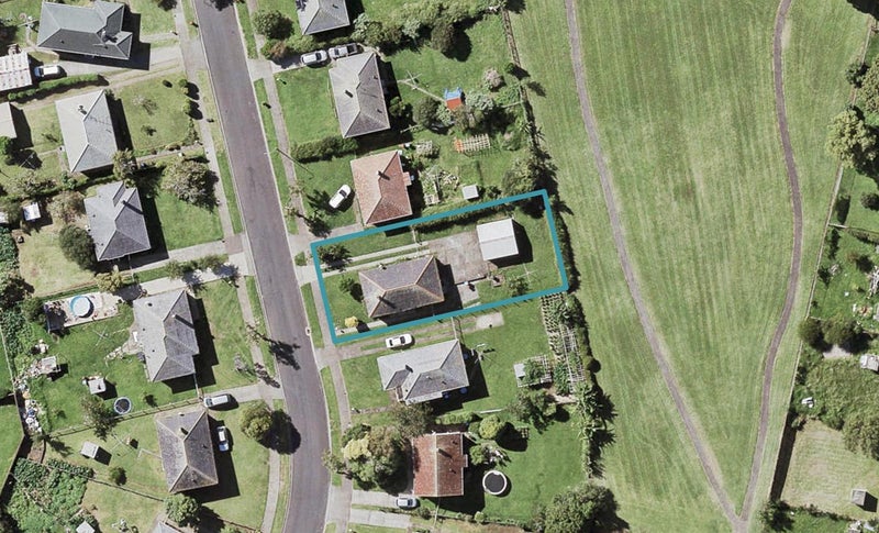32 Wimbledon Crescent, Glen Innes, Auckland - Carousel 1