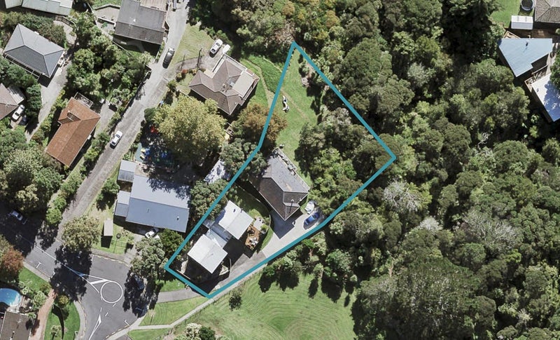 2/13 Mcglashen Place, Beach Haven, Auckland - Carousel 1