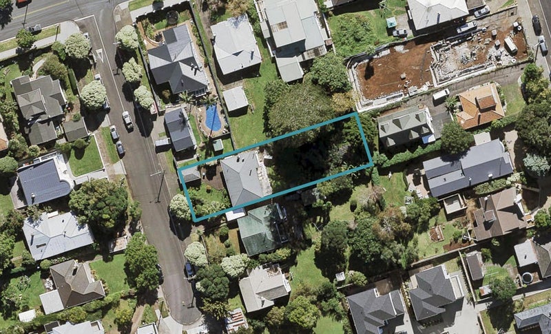 14 Ruarangi Road, Mount Albert, Auckland - Carousel 1