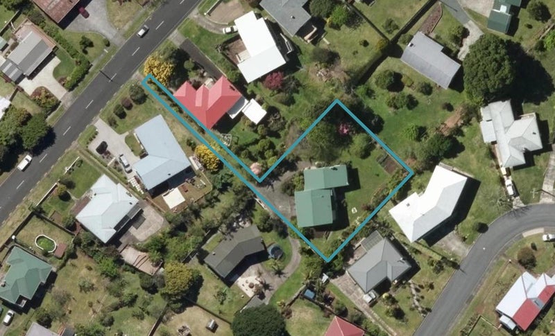 7 Fisher Terrace, Kamo, Whangarei - Carousel 1