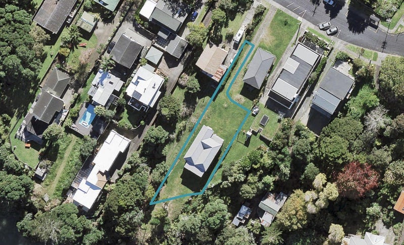 17 Beach Haven Road, Beach Haven, Auckland - Carousel 1