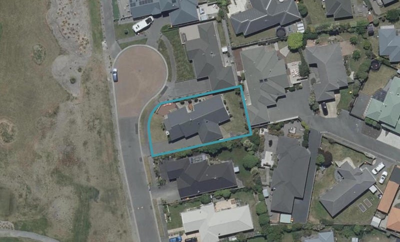 12 Seacroft Place, Waimairi Beach, Christchurch - Carousel 1