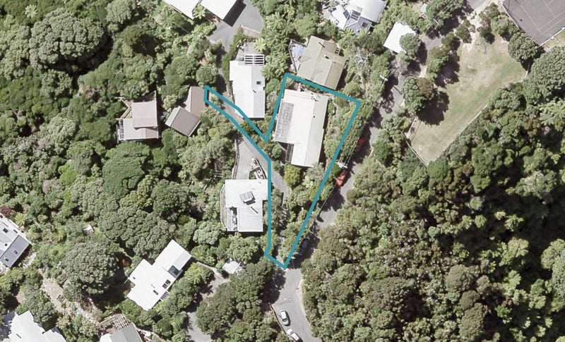 16 Ngaumatau Road, Point Howard, Lower Hutt - Carousel 1