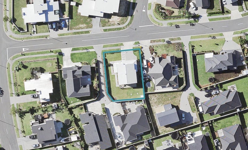 9 Reliance Crescent, Beachlands, Auckland - Carousel 1