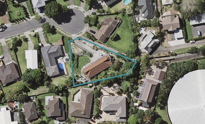 15 Kissling Place, Saint Johns, Auckland - Carousel 1