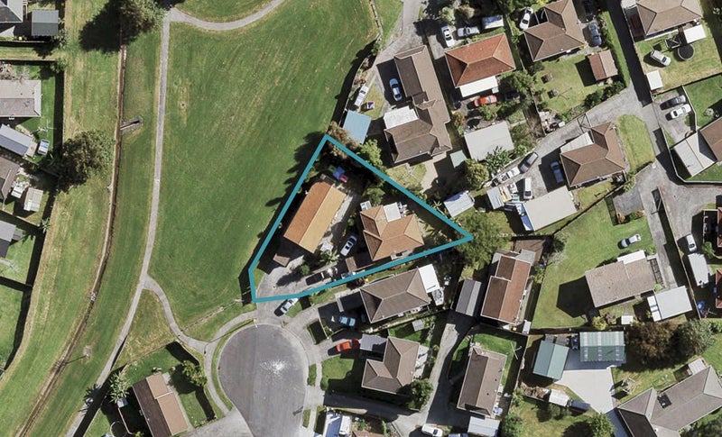 2/27 Silver Creek Road, Weymouth, Auckland - Carousel 1