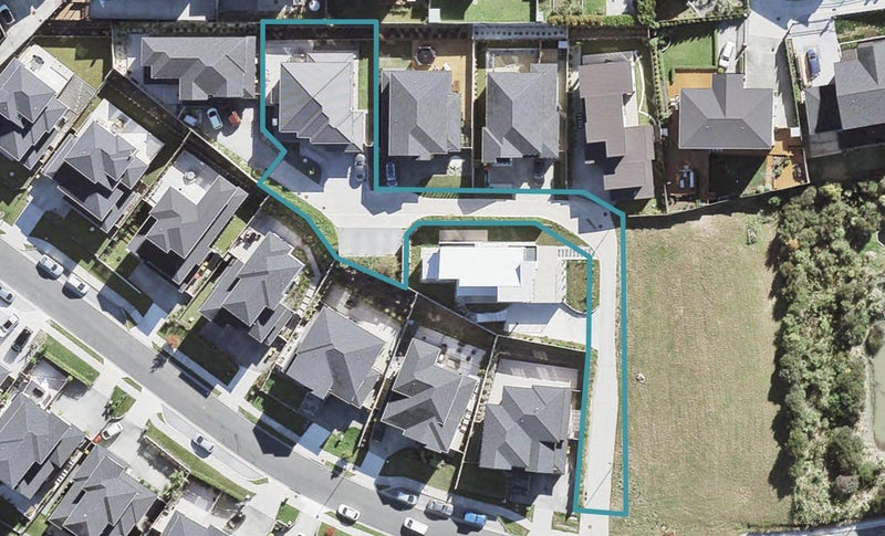 31 Travis View Drive, Fairview Heights, Auckland - Carousel 1